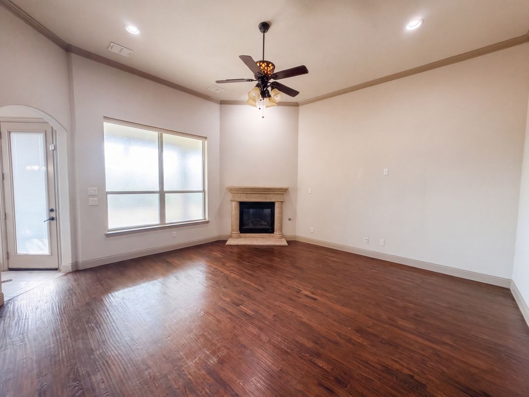 Photo 3 of 32 of 1502 Northwood Dr, Wylie, TX