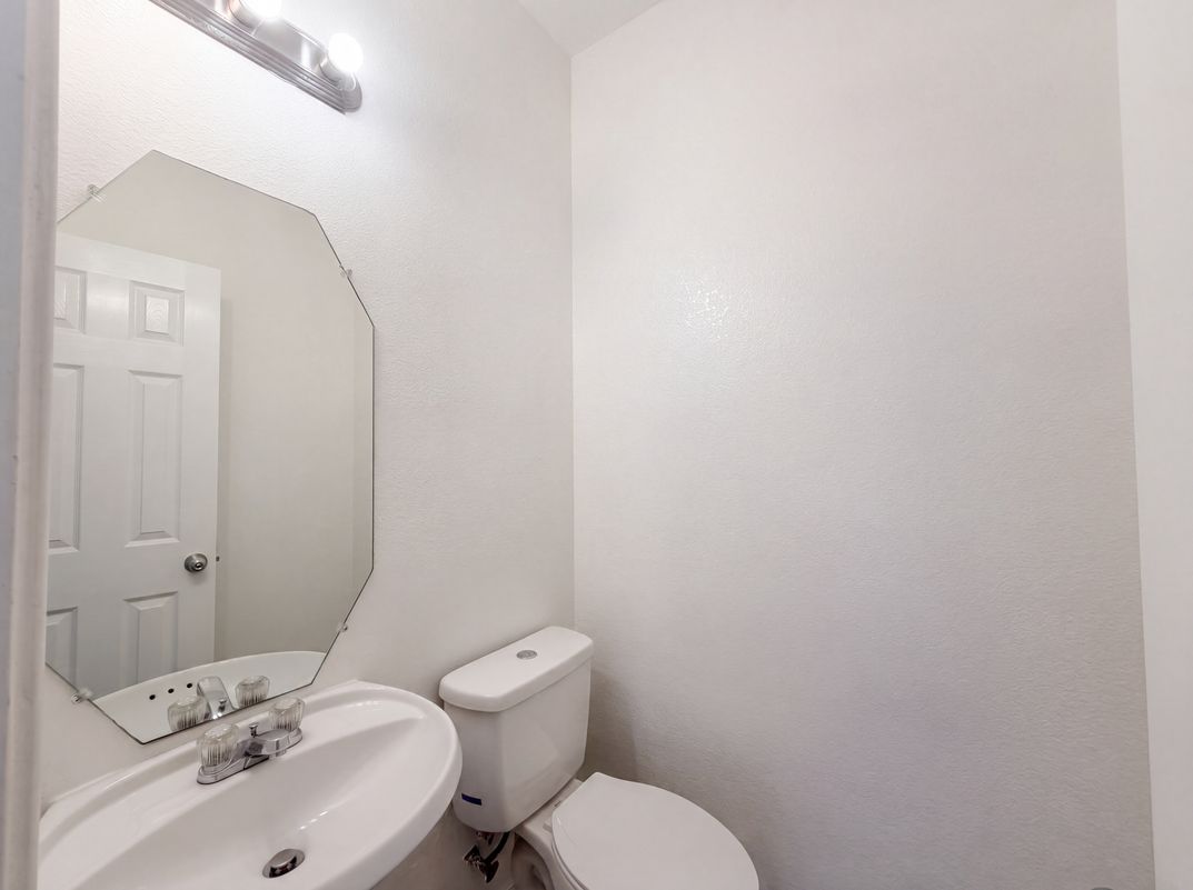 Photo 15 of 28 of 10312 Franklin Dr, Providence Village, TX
