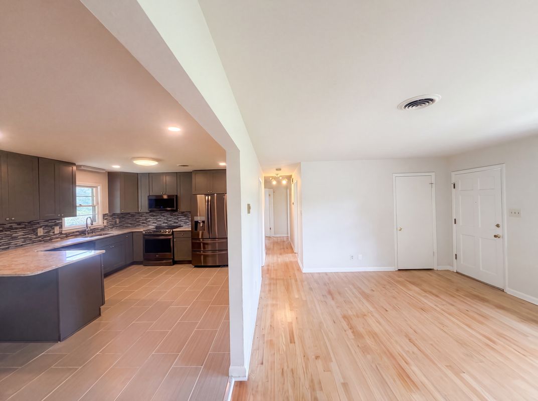 Photo 9 of 22 of 4913 Millpoint Rd, Greensboro, NC
