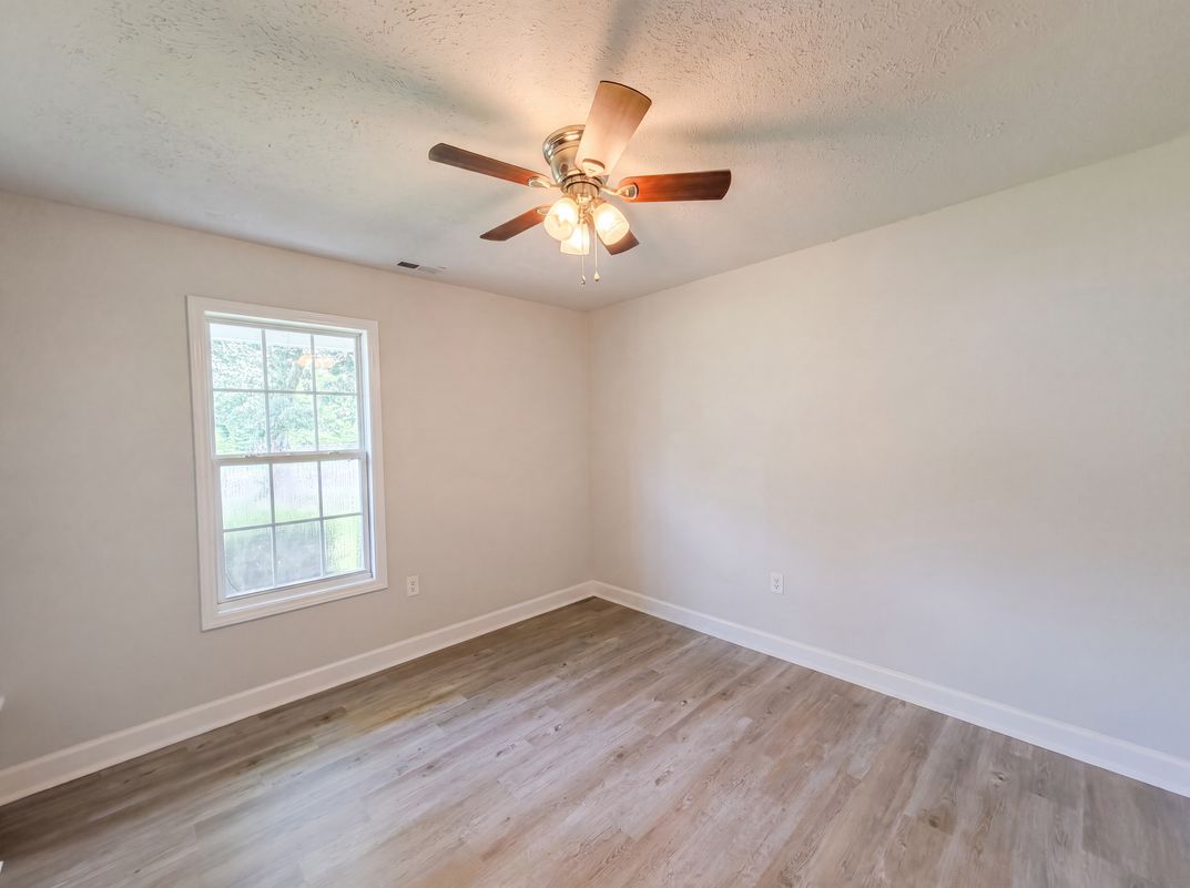 Photo 11 of 15 of 444 Northwoods Dr, Raeford, NC