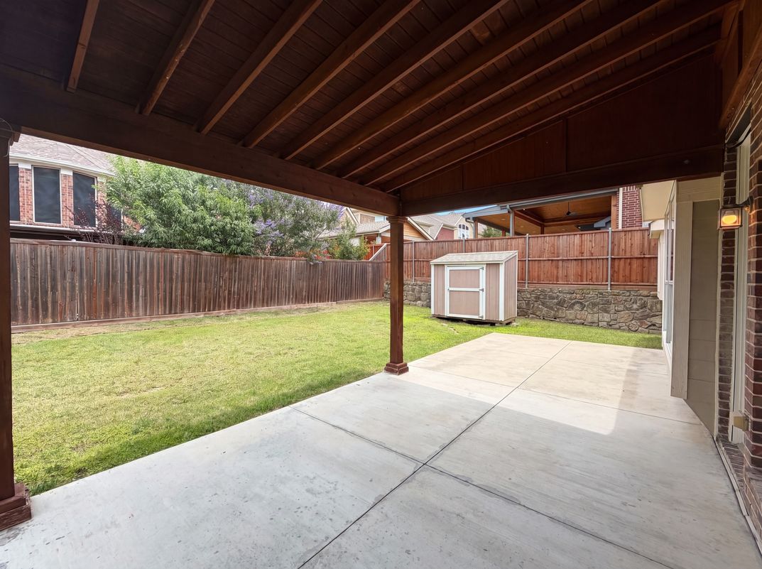 Photo 28 of 32 of 10330 Sandbar Dr, Irving, TX