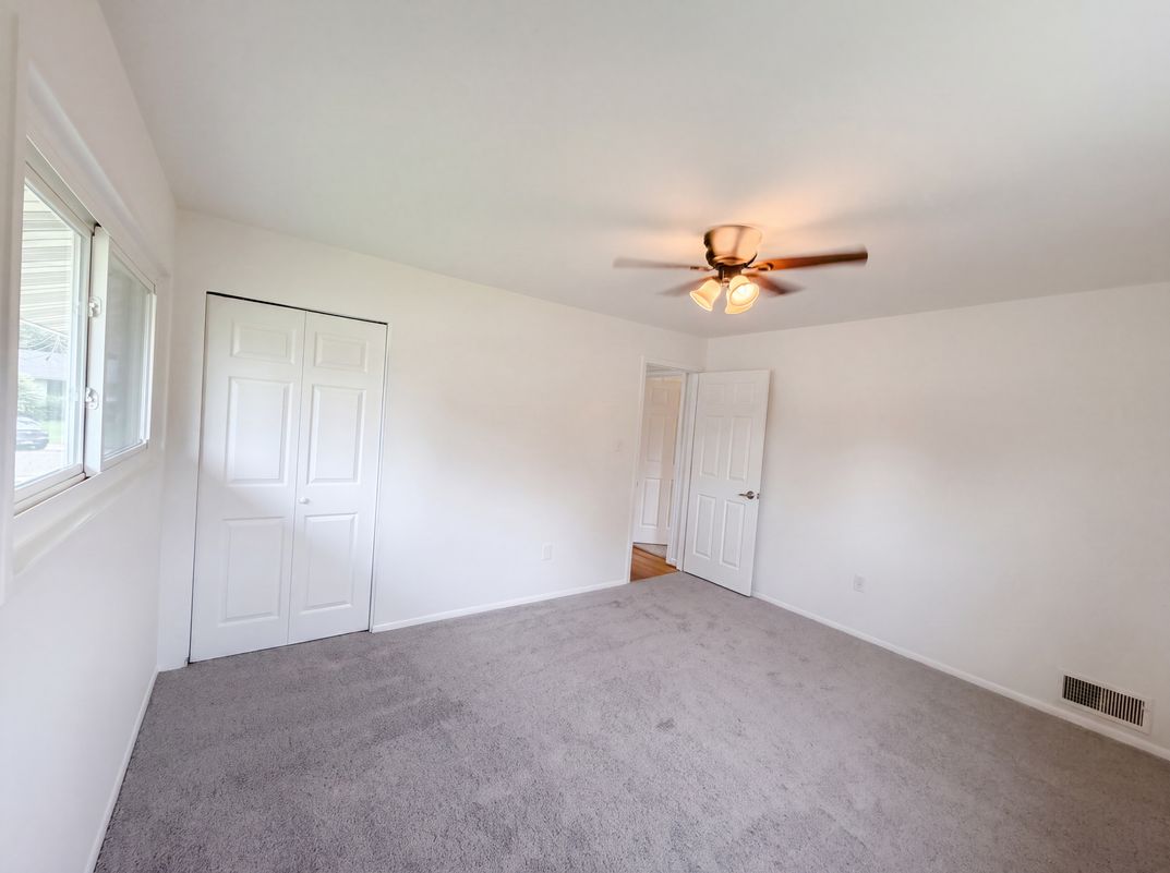 Photo 23 of 32 of 13512 Fitzhugh Ln, Woodbridge, VA