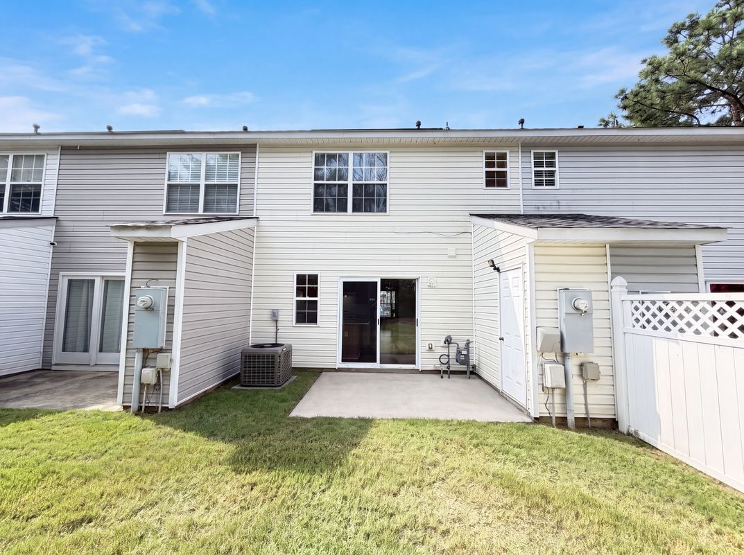 Photo 5 of 18 of 14205 Tranters Creek Ln, Charlotte, NC
