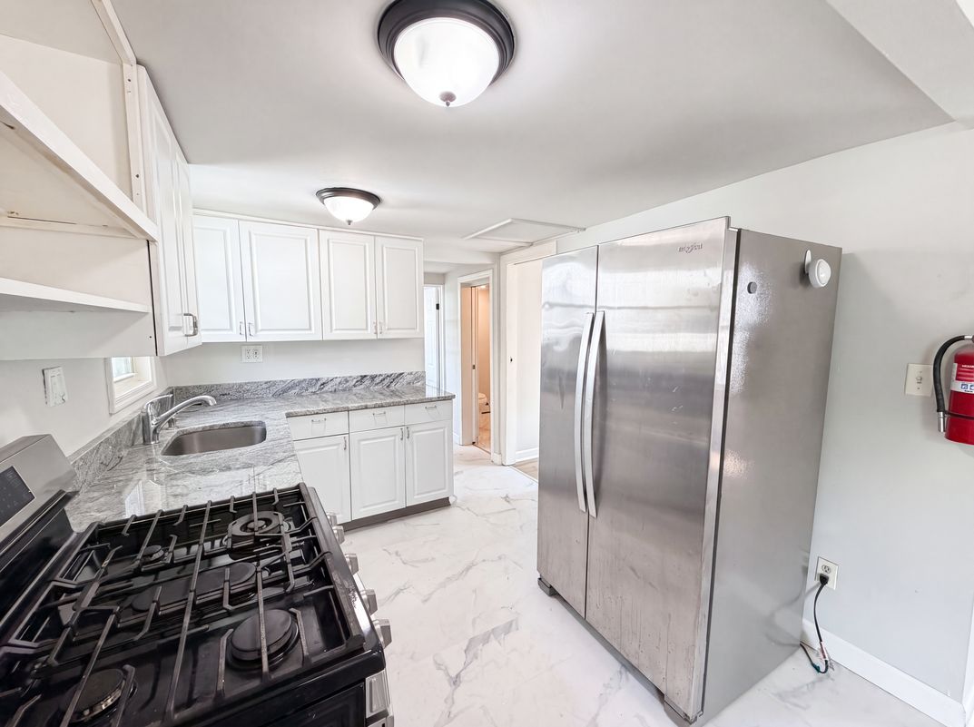 Photo 6 of 13 of 936 Grove Ave, Laurence Harbor, NJ