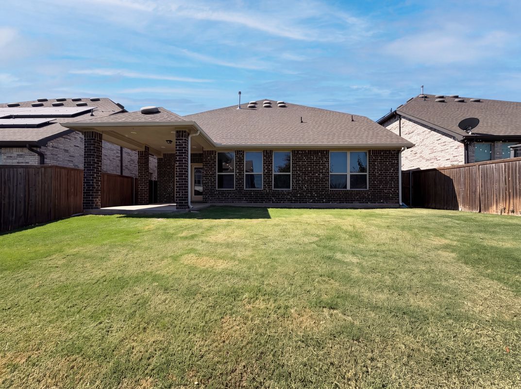 Photo 4 of 21 of 5904 Saddle Pack Dr, Fort Worth, TX