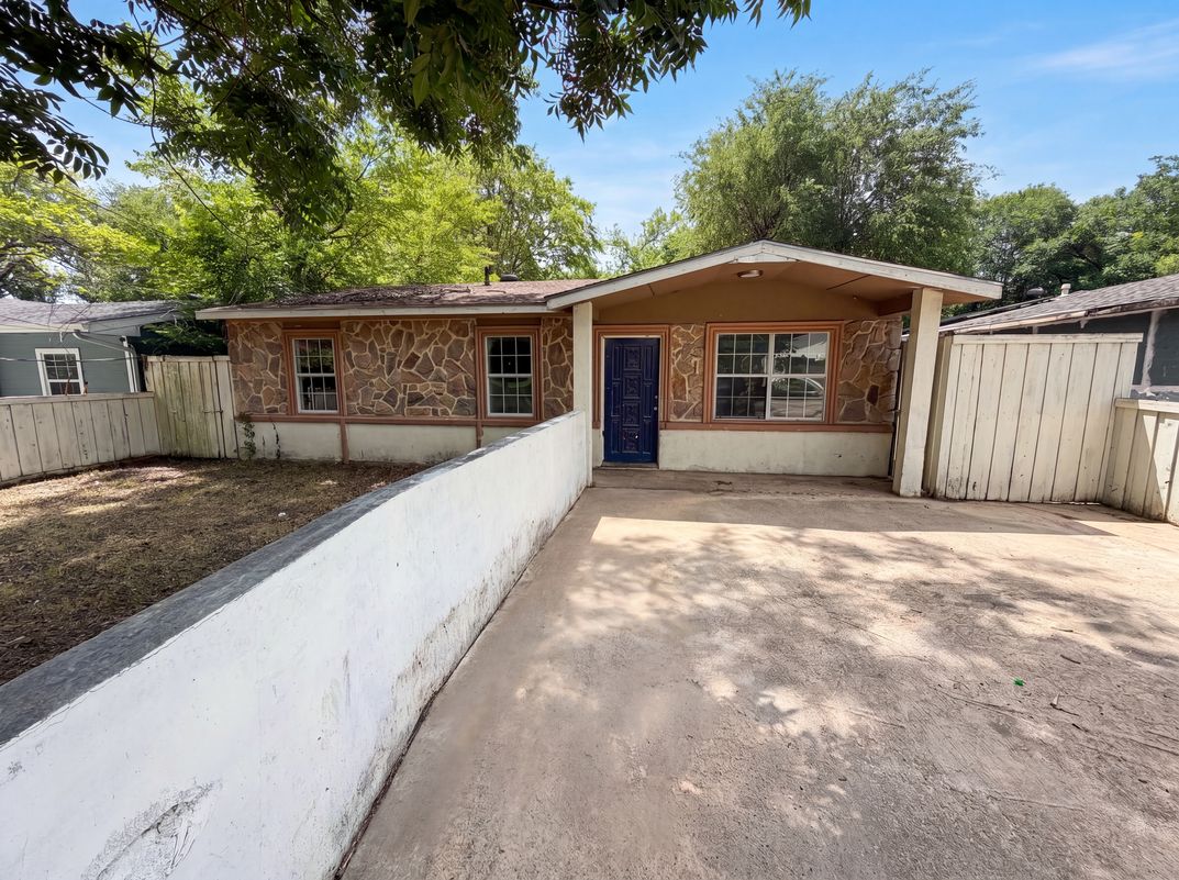 Property photo 1 of 2210 Ben Hur St