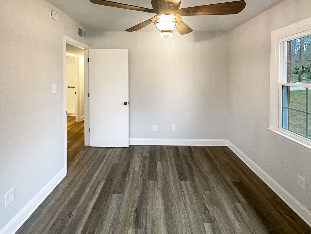 Photo 12 of 17 of 4043 Larkspur Pl, Winston Salem, NC