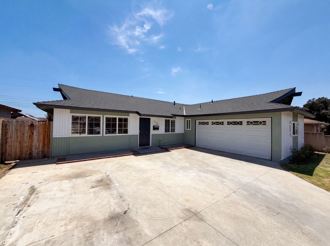 Property photo 1 of 21312 E Greenhaven St