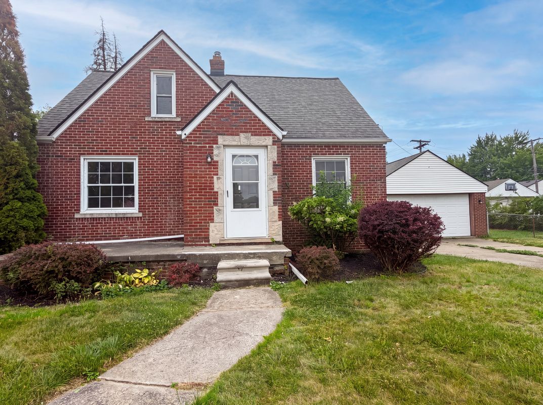 Photo 17 of 20 of 17590 Eastland St, Roseville, MI