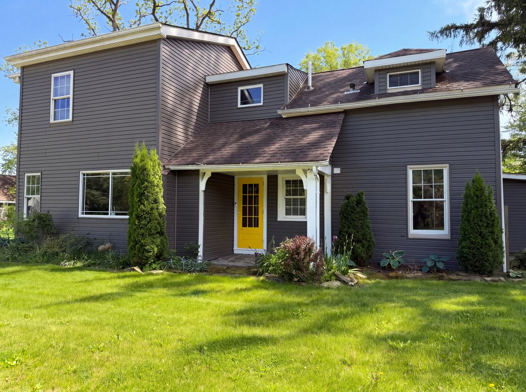 Property photo 1 of 23691 Redfern Rd