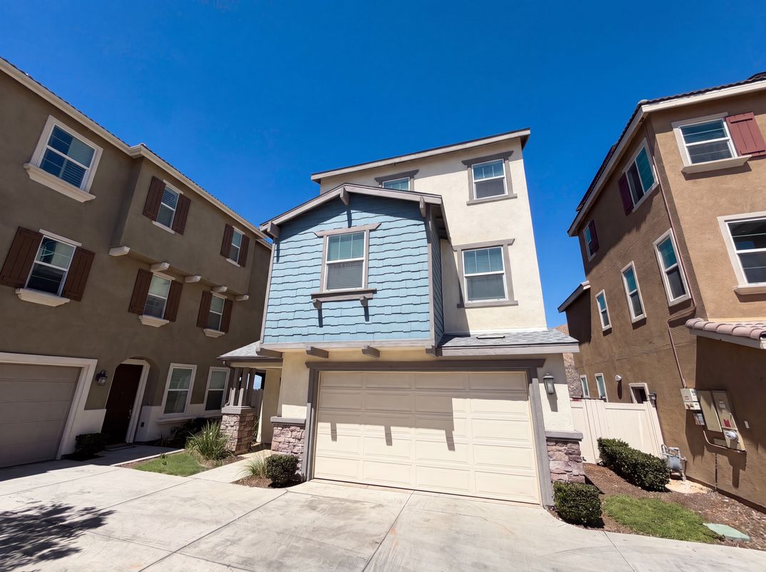Photo 25 of 30 of 3885 Iron Mountain Cir, Jurupa Valley, CA
