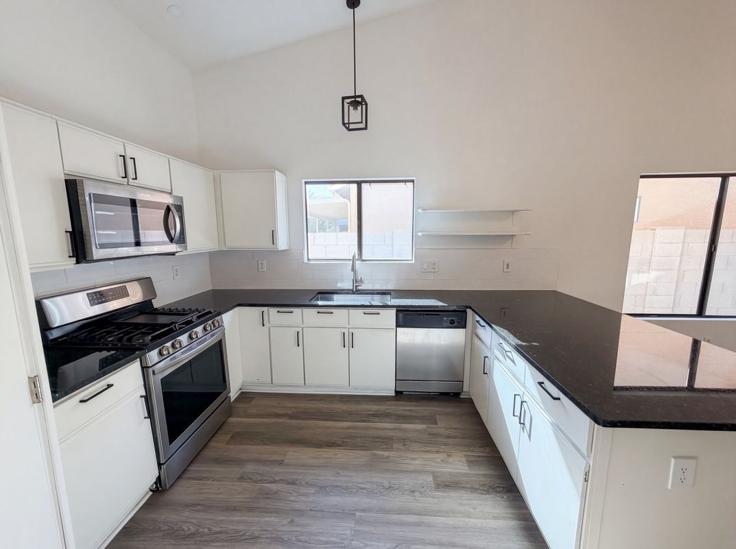 Property photo 2 of 8049 S Carbury Way