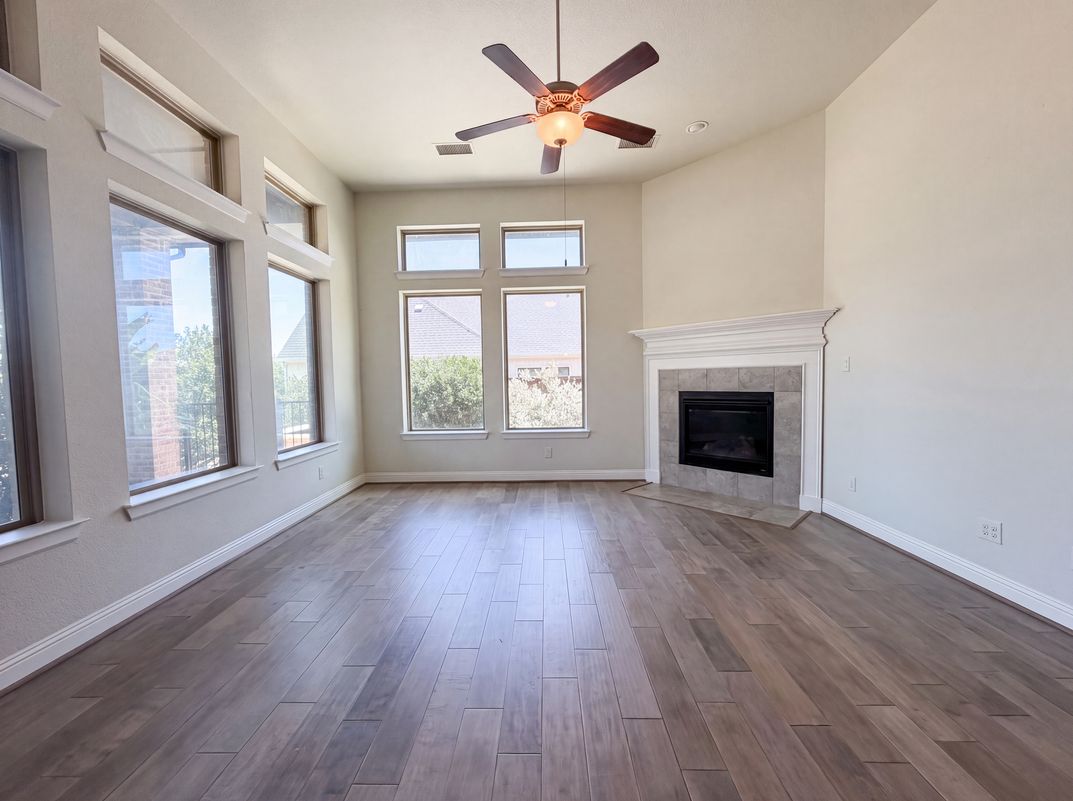 Photo 3 of 21 of 1901 Crested Ridge Rd, Aledo, TX