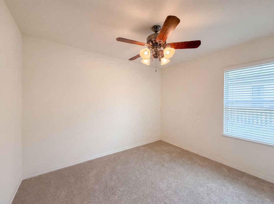 Photo 19 of 24 of 12902 Scout Ct, Grand Island, FL