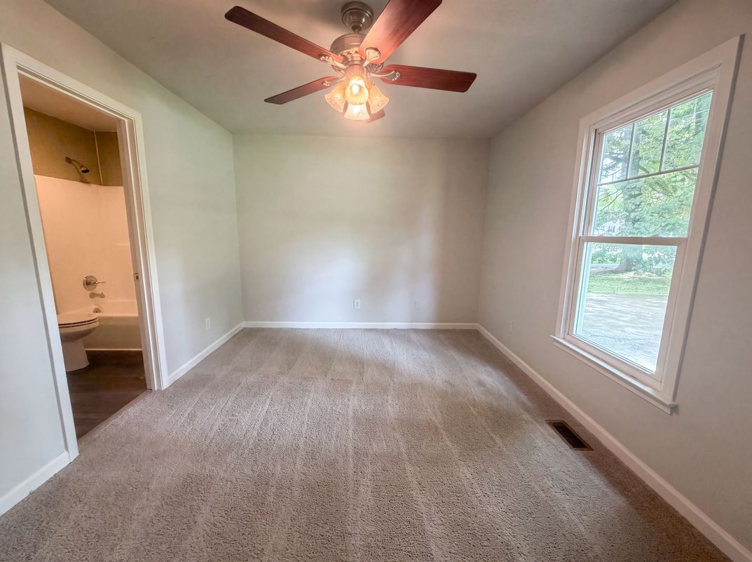 Photo 4 of 17 of 225 Tobacco Rd, Clarksville, TN