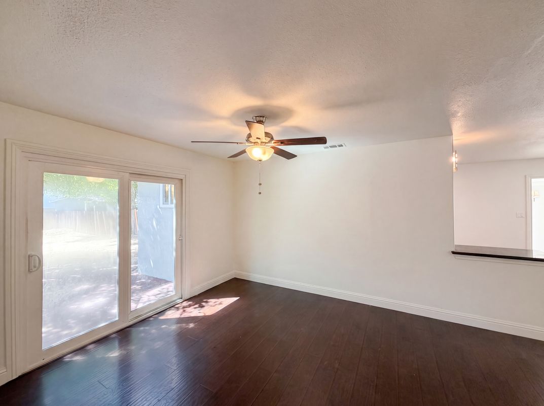 Photo 6 of 30 of 209 Bryan Ave, Roseville, CA