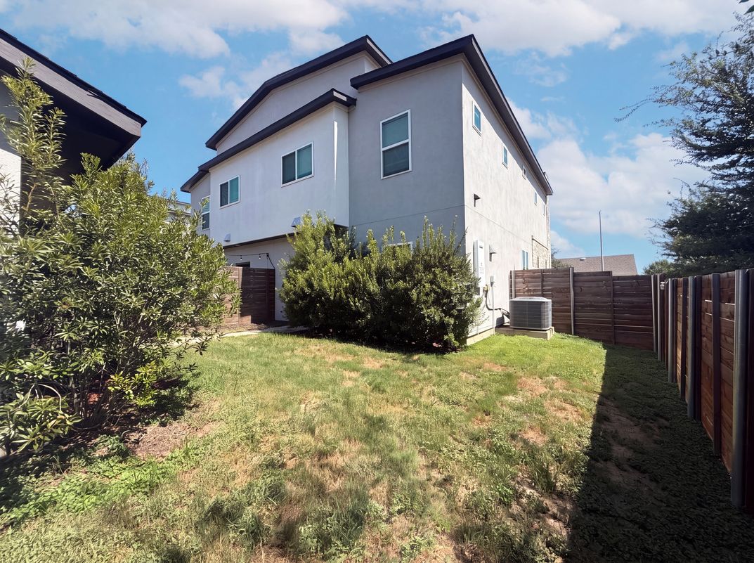 Photo 5 of 26 of 5713A Charles Merle Dr, Austin, TX