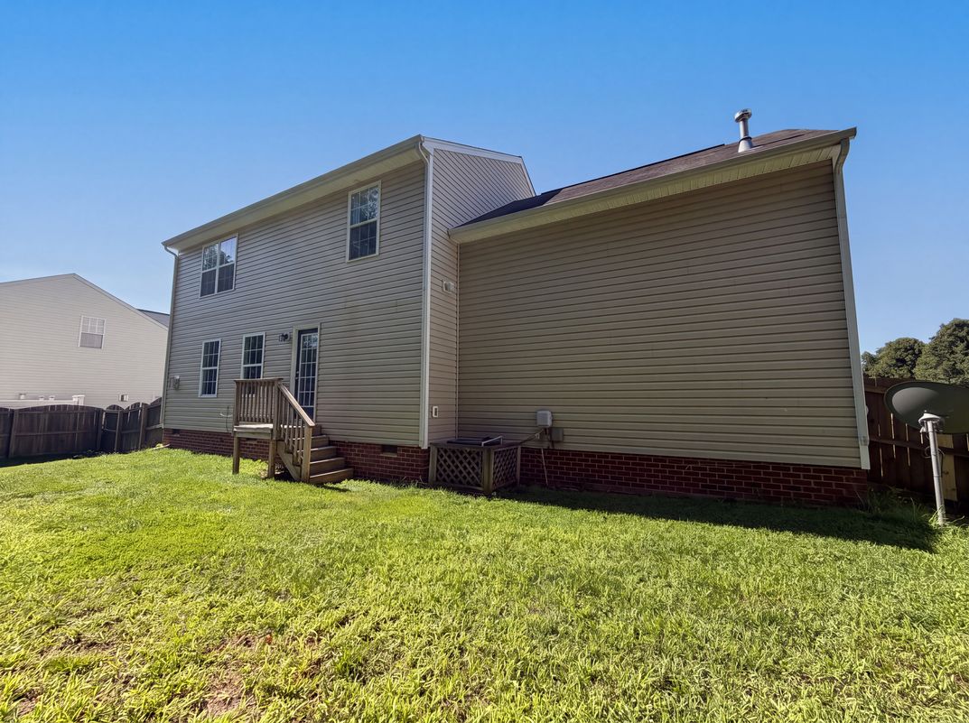 Photo 5 of 19 of 3016 Heather Ridge Dr, Henrico, VA