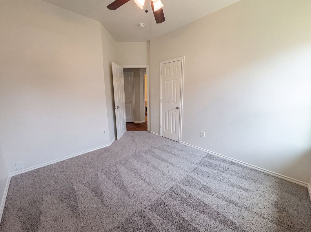 Photo 11 of 21 of 324 Cascade Dr, Red Oak, TX