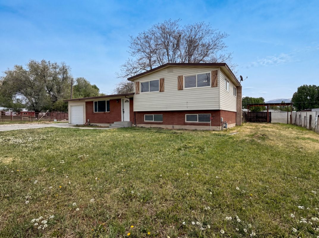 Photo 17 of 21 of 408 N 1500 W, Clinton, UT
