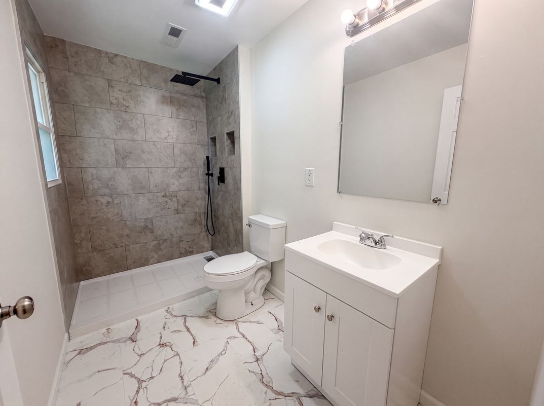 Photo 9 of 18 of 1110 Stuart Dr, Moncks Corner, SC