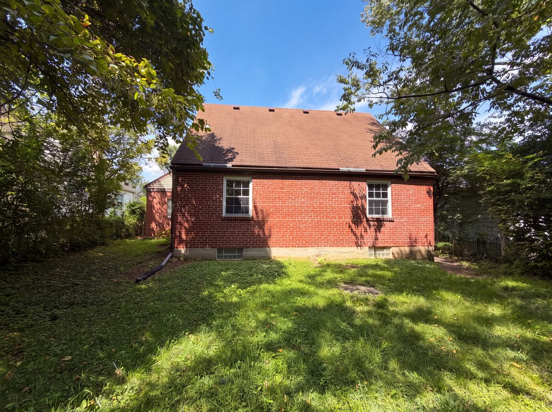 Photo 5 of 21 of 1304 Coolidge Ave, Cincinnati, OH