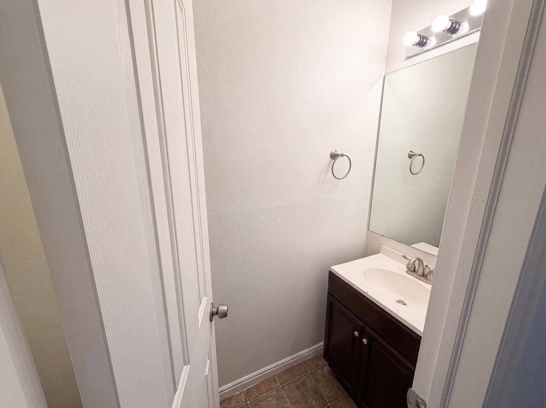 Photo 11 of 20 of 6943 W Bamburgh Way, West Valley City, UT