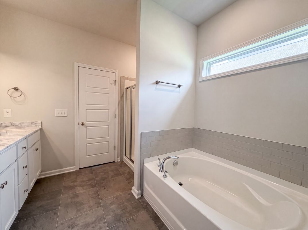 Photo 16 of 23 of 734 Mitscher Dr, Spring Hill, TN