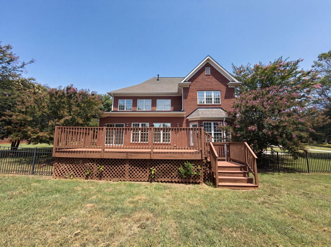 Photo 5 of 22 of 9721 Arlington Oaks Dr, Charlotte, NC