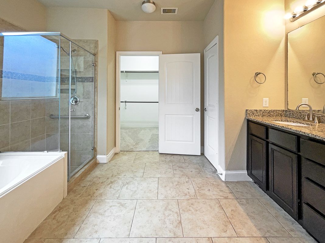 Photo 10 of 27 of 24542 N Denham Ridge Ln, Spring, TX