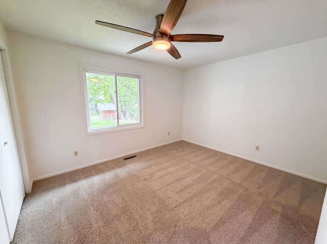 Photo 4 of 24 of 11878 100th Pl N, Maple Grove, MN
