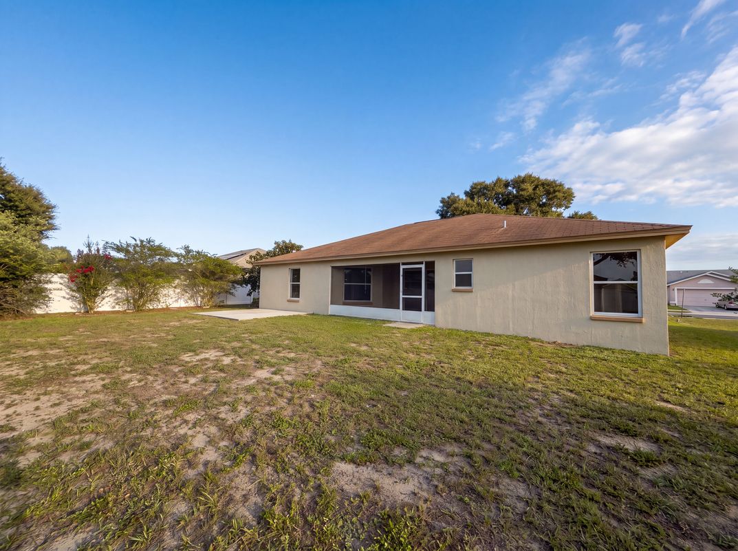 Photo 5 of 19 of 1038 Highland Crest Cir, Lake Wales, FL