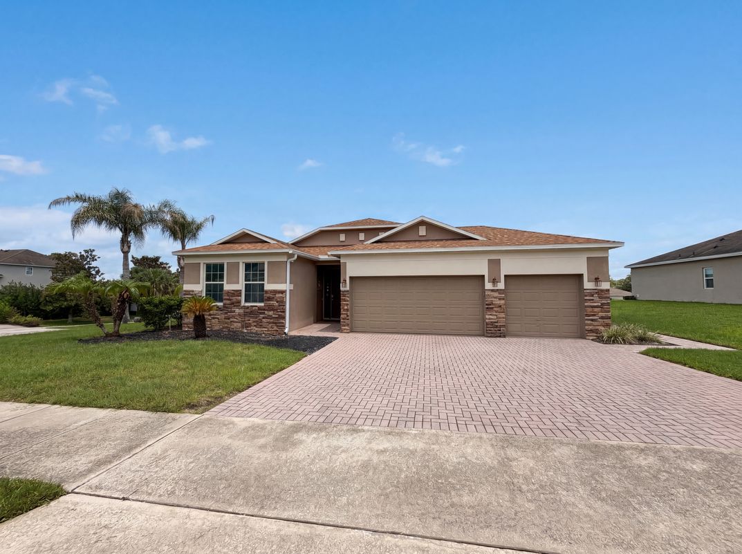 Property photo 1 of 5605 Windsong Oak Dr