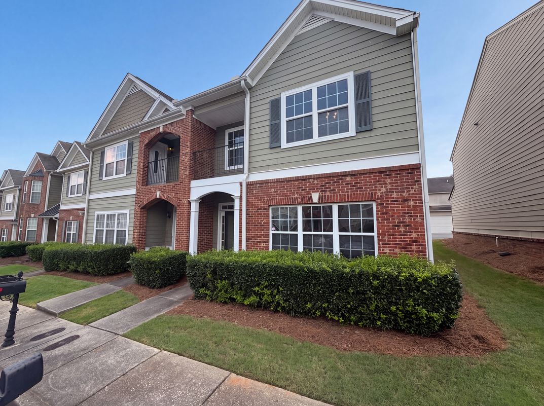 Photo 16 of 20 of 7553 Rutgers Cir, Fairburn, GA
