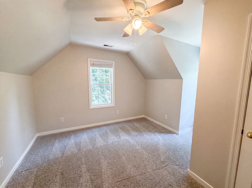 Photo 10 of 19 of 2566 Brookforest Ct, Midlothian, VA