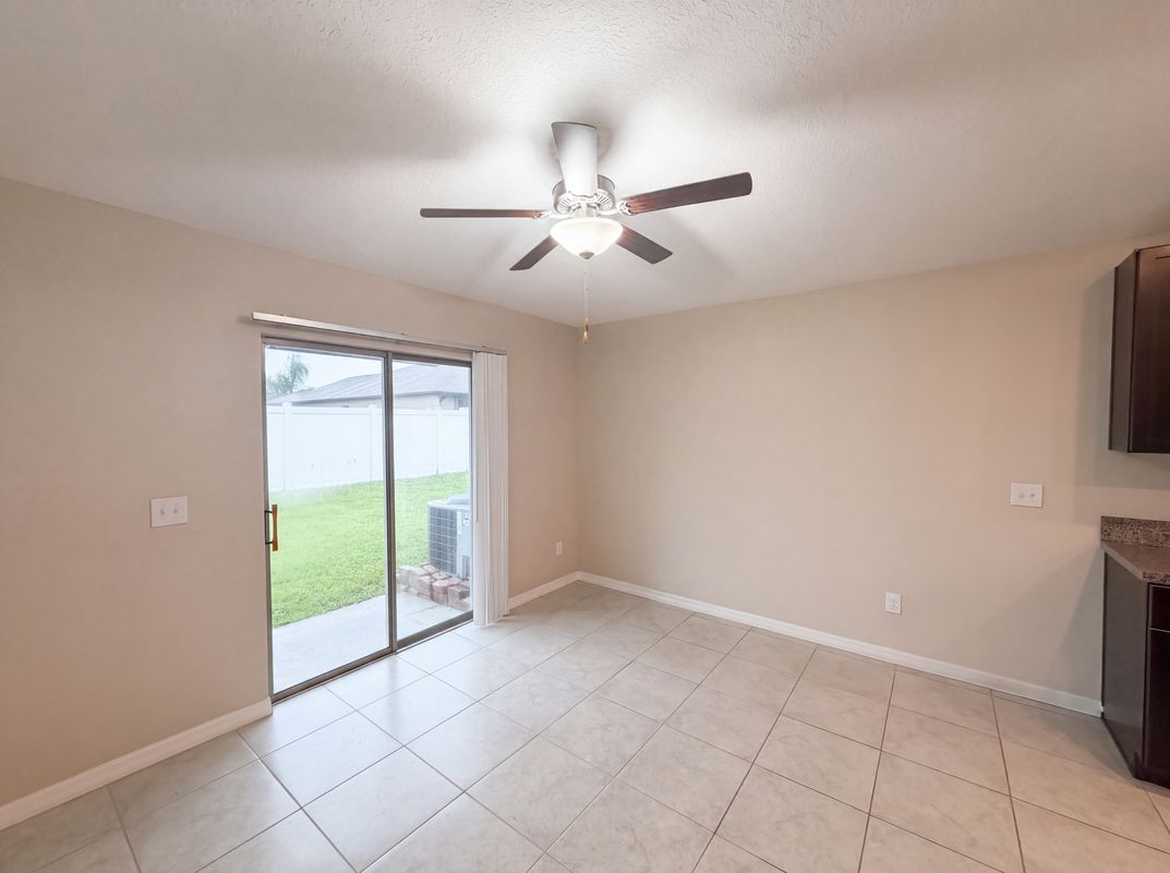Photo 6 of 35 of 39693 Harvest Creek Ln, Zephyrhills, FL