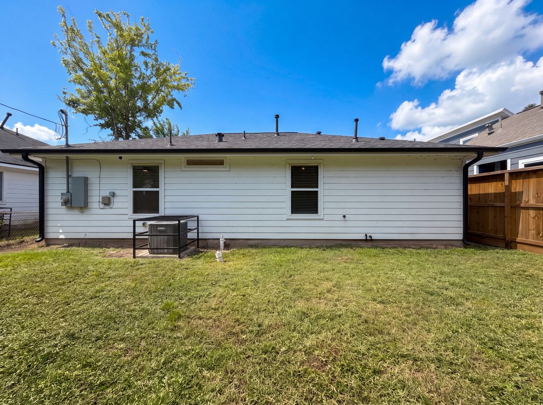 Photo 5 of 17 of 3457 Mainer St, Houston, TX