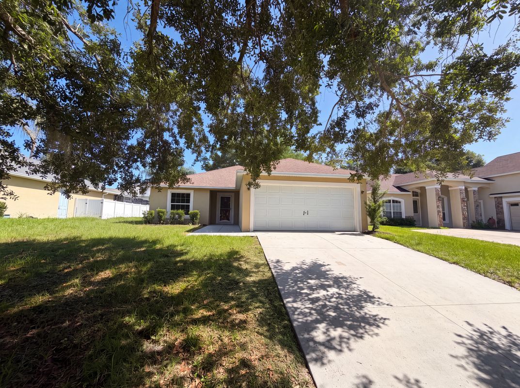 Photo 21 of 23 of 33137 Irongate Dr, Leesburg, FL