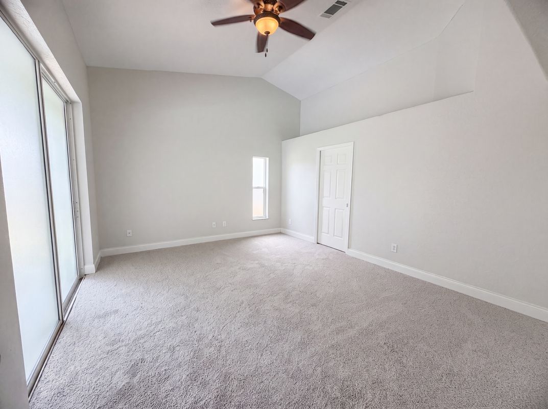 Photo 8 of 29 of 711 SE Celtic Ave, Port Saint Lucie, FL