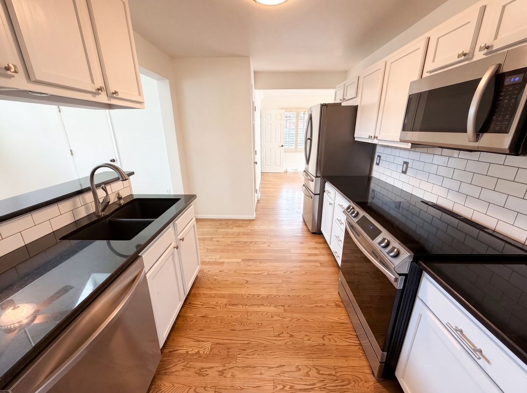 Photo 2 of 33 of 1741 S Krameria Way, Denver, CO