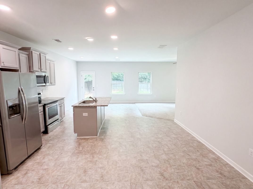 Photo 7 of 26 of 5053 Pioneer Pkwy, McDonough, GA