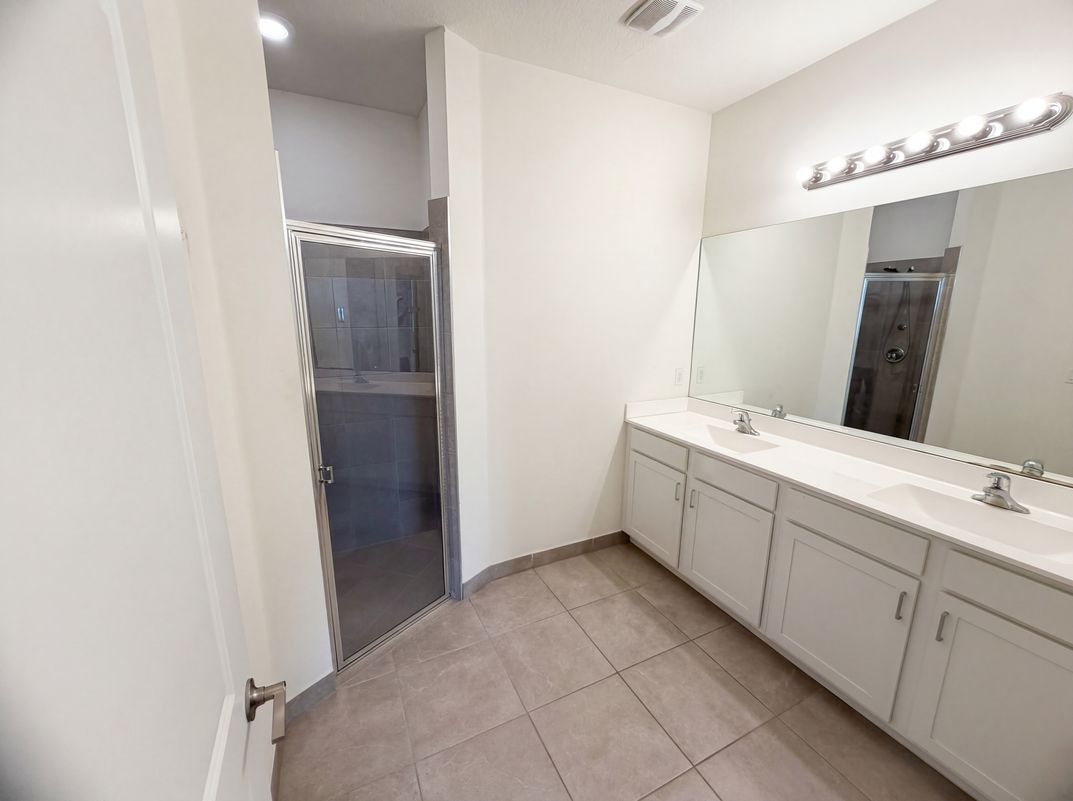 Photo 22 of 42 of 12473 NW Lynch Ln, Port Saint Lucie, FL