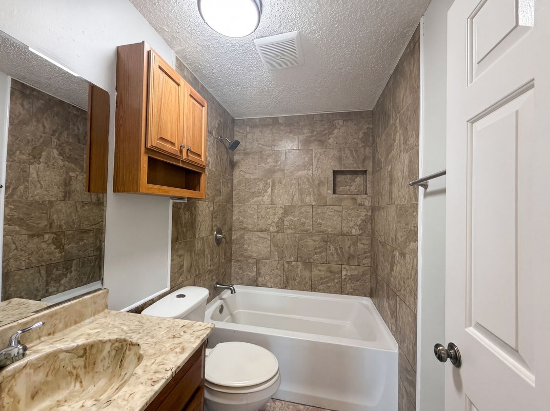 Photo 11 of 19 of 613 4th St NE, Fort Meade, FL