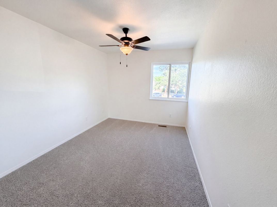 Photo 21 of 40 of 10330 E Weaver Pl, Englewood, CO
