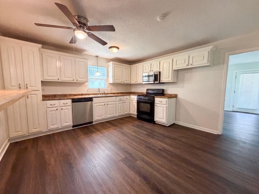 Photo 6 of 20 of 694 Cummins Ave, Bessemer, AL