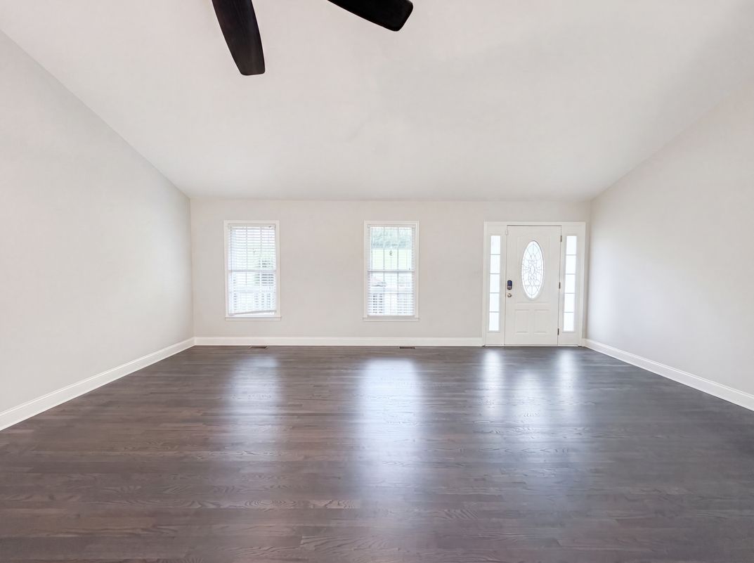 Photo 3 of 21 of 106 Millbranch Ln, Statesville, NC