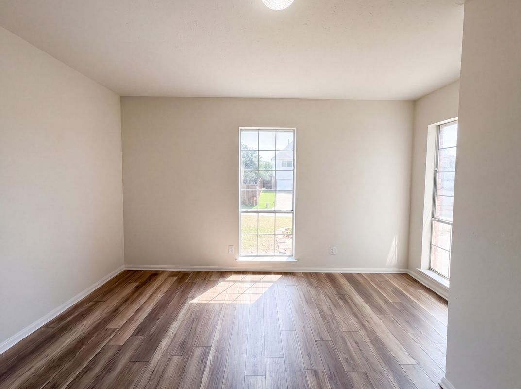 Photo 7 of 26 of 1231 Jeanette Way, Carrollton, TX