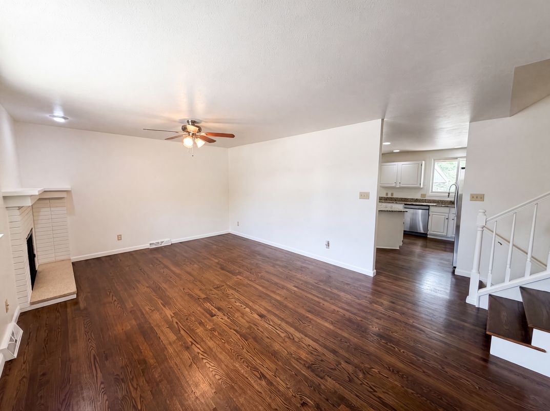Photo 8 of 28 of 885 W 7th Avenue Dr, Broomfield, CO