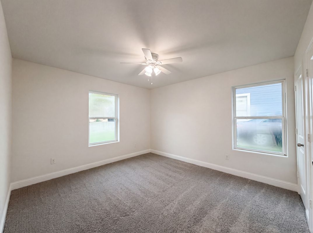 Photo 10 of 20 of 709 W Hull St, Denison, TX