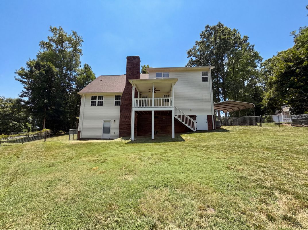 Photo 5 of 27 of 311 Hickory Wood Dr, Kannapolis, NC